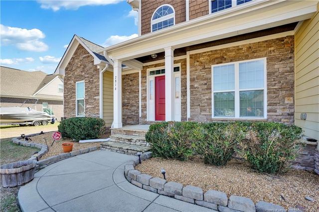 2816 Sand Trap Lane, Hope Mills, NC 28348