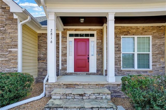 2816 Sand Trap Lane, Hope Mills, NC 28348