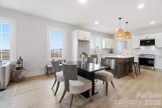 1212 Coddle Creek Highway, Mooresville, NC 28115