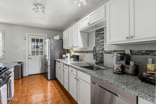 10101 CHINABERRY Drive, El Paso, TX 79925