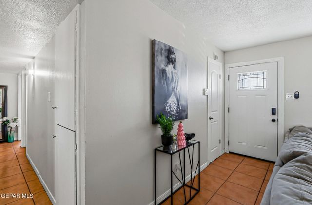 10101 CHINABERRY Drive, El Paso, TX 79925