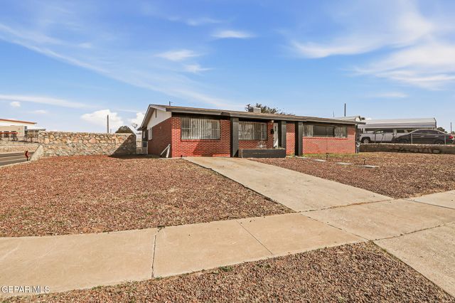 10101 CHINABERRY Drive, El Paso, TX 79925