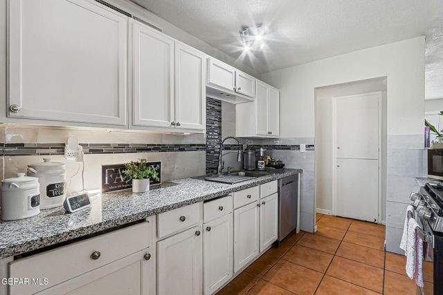 10101 CHINABERRY Drive, El Paso, TX 79925