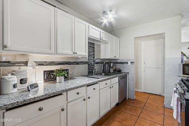 10101 CHINABERRY Drive, El Paso, TX 79925