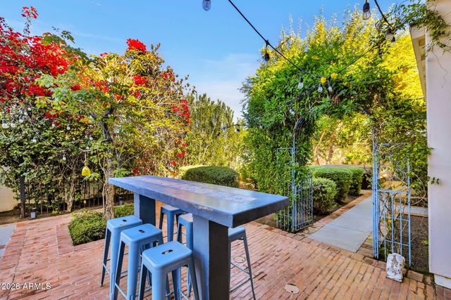 4402 E TURNEY Avenue, Phoenix, AZ 85018