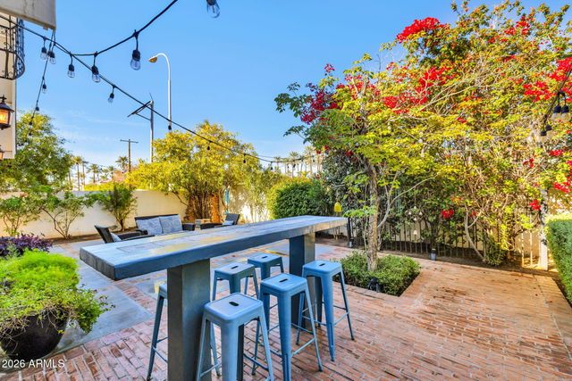 4402 E TURNEY Avenue, Phoenix, AZ 85018