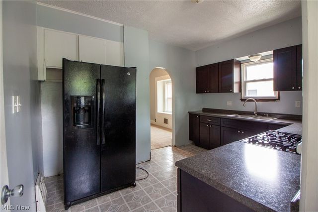 1869 Springfield Center Road, Akron, OH 44312
