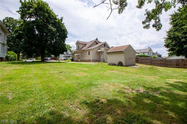 1869 Springfield Center Road, Akron, OH 44312