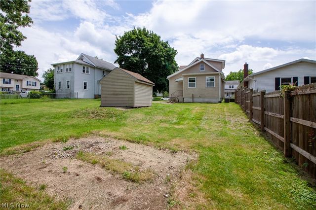 1869 Springfield Center Road, Akron, OH 44312