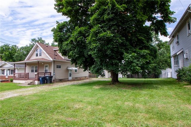 1869 Springfield Center Road, Akron, OH 44312