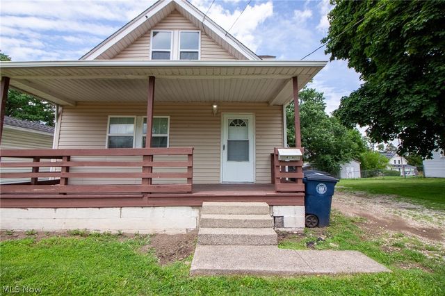 1869 Springfield Center Road, Akron, OH 44312