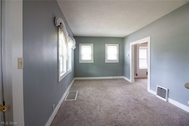 1869 Springfield Center Road, Akron, OH 44312