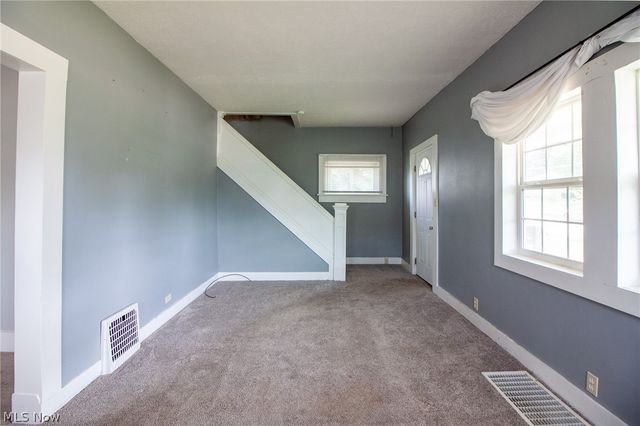 1869 Springfield Center Road, Akron, OH 44312