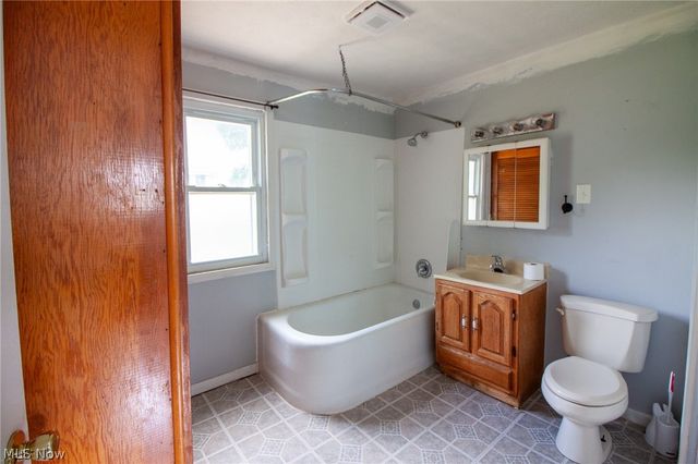 1869 Springfield Center Road, Akron, OH 44312