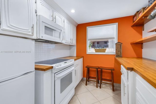 2300 SW 22nd Ave 109, Delray Beach, FL 33445