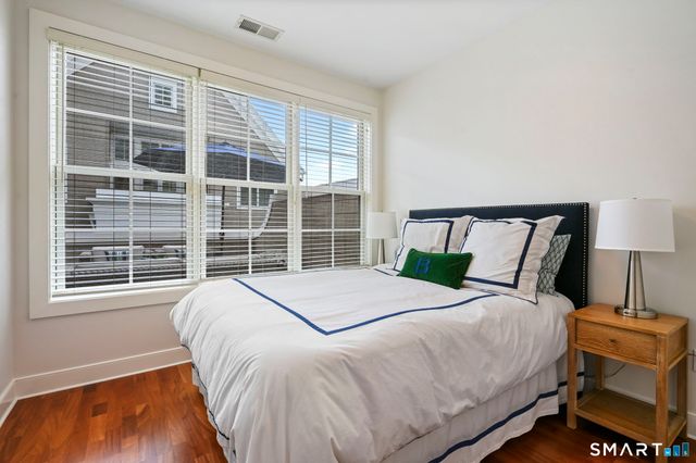 77 Havemeyer Lane 211, Stamford, CT 06902