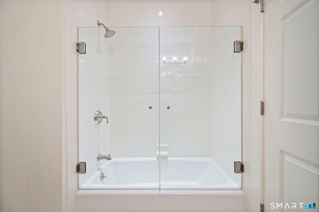 77 Havemeyer Lane 211, Stamford, CT 06902