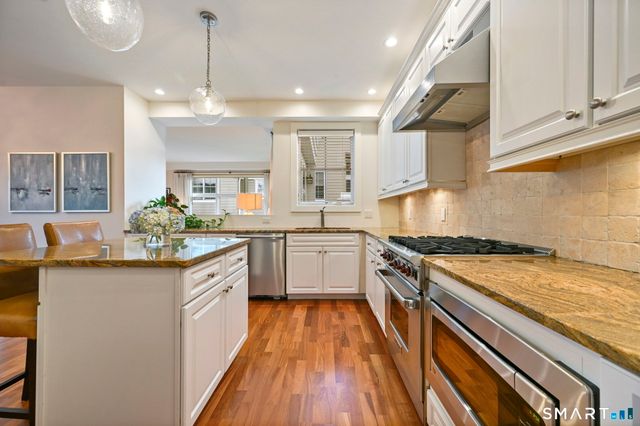 77 Havemeyer Lane 211, Stamford, CT 06902