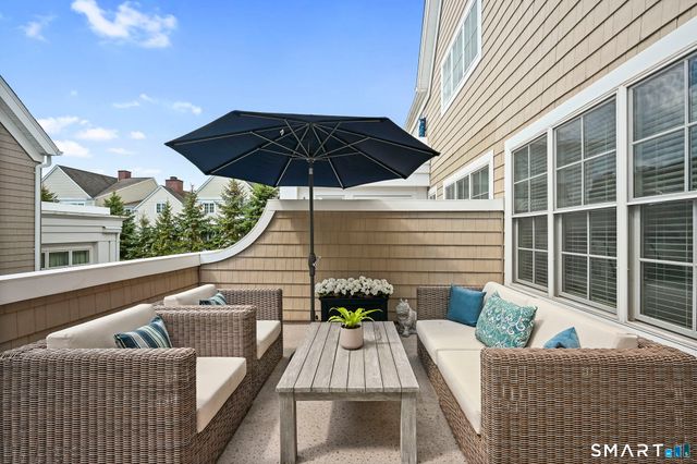 77 Havemeyer Lane 211, Stamford, CT 06902