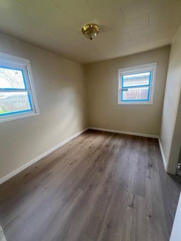 840 W Stewart Avenue, Medford, OR 97501