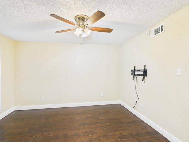 6416 Bankside Drive 42, Houston, TX 77096