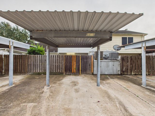 6416 Bankside Drive 42, Houston, TX 77096