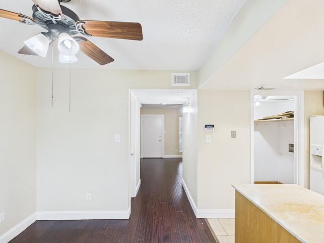 6416 Bankside Drive 42, Houston, TX 77096