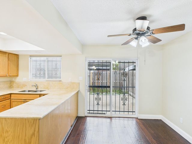 6416 Bankside Drive 42, Houston, TX 77096