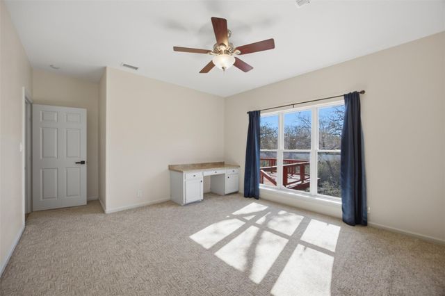 123 Meadowood DR, Elgin, TX 78621