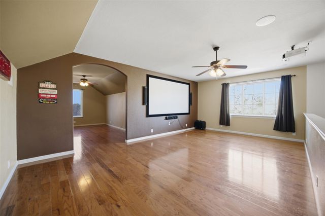 123 Meadowood DR, Elgin, TX 78621