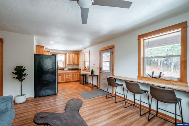 57700 Blowout Rd, Idanha, OR 97350