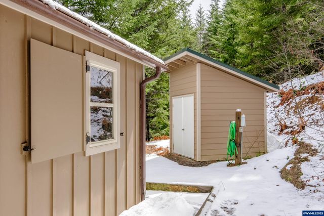 57700 Blowout Rd, Idanha, OR 97350