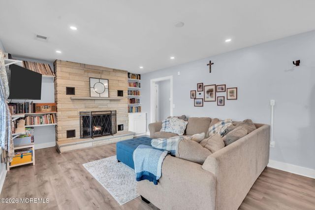 1600 Parkview Boulevard, Toms River, NJ 08755