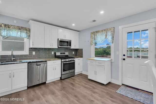 1600 Parkview Boulevard, Toms River, NJ 08755