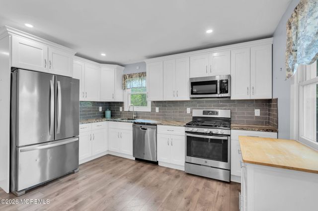 1600 Parkview Boulevard, Toms River, NJ 08755