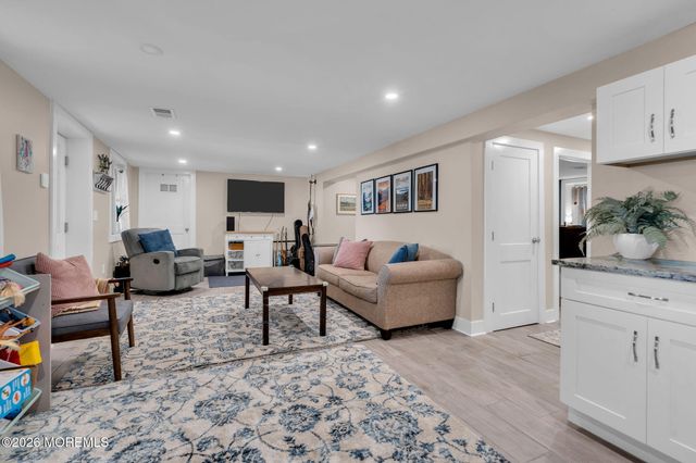 1600 Parkview Boulevard, Toms River, NJ 08755