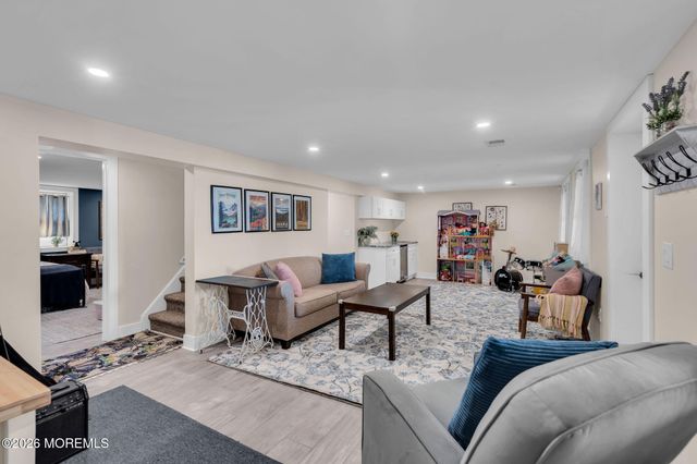 1600 Parkview Boulevard, Toms River, NJ 08755