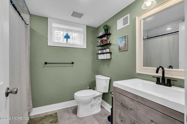 1600 Parkview Boulevard, Toms River, NJ 08755
