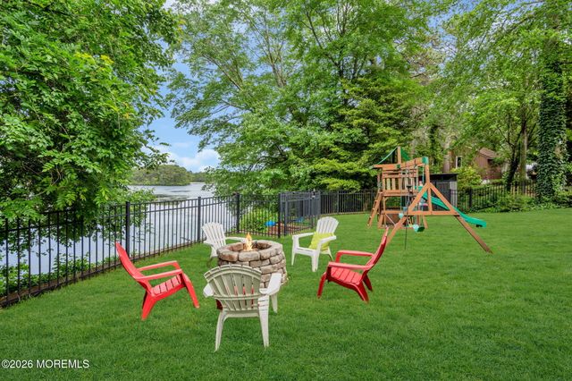 1600 Parkview Boulevard, Toms River, NJ 08755