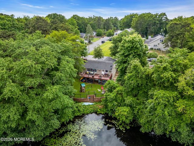 1600 Parkview Boulevard, Toms River, NJ 08755