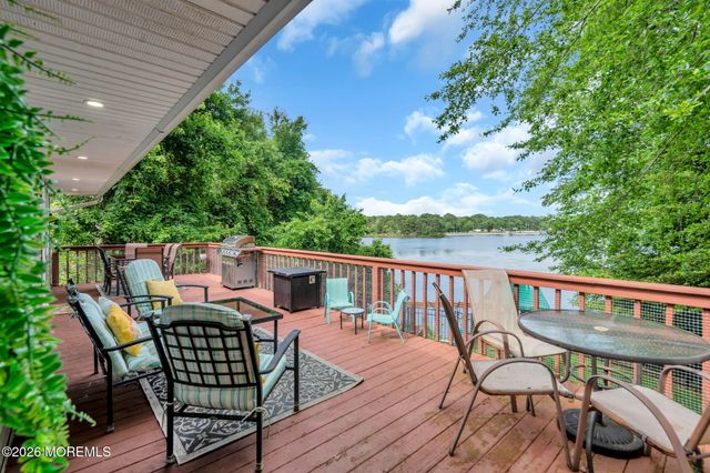 1600 Parkview Boulevard, Toms River, NJ 08755