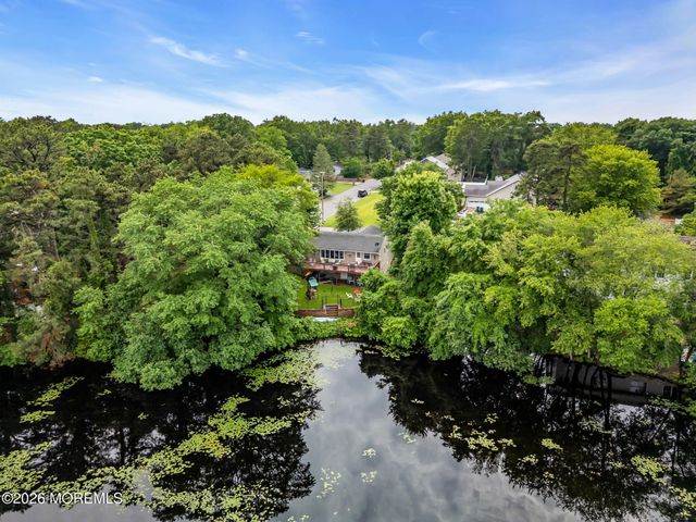 1600 Parkview Boulevard, Toms River, NJ 08755