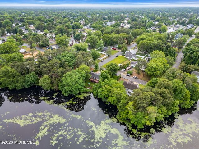 1600 Parkview Boulevard, Toms River, NJ 08755