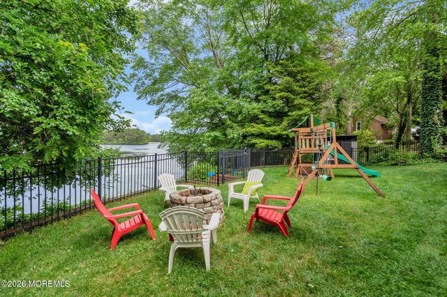 1600 Parkview Boulevard, Toms River, NJ 08755