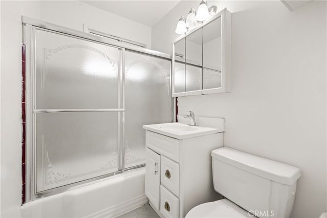 18418 Sylvan, Reseda, CA 91335