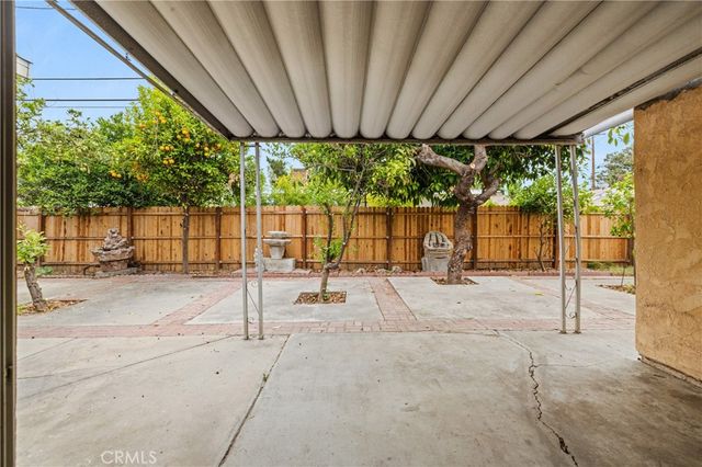 18418 Sylvan, Reseda, CA 91335