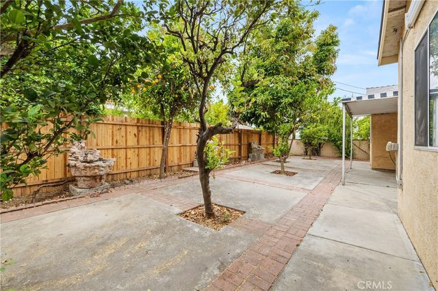 18418 Sylvan, Reseda, CA 91335