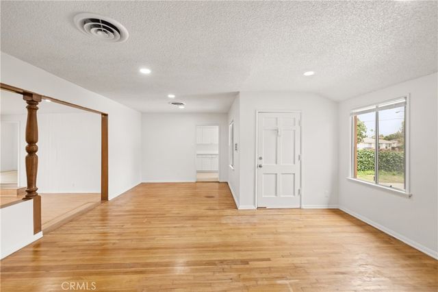 18418 Sylvan, Reseda, CA 91335