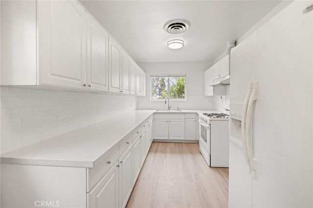 18418 Sylvan, Reseda, CA 91335