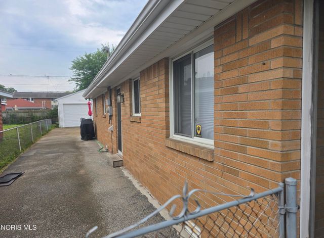 1833 Welker Avenue, Toledo, OH 43613